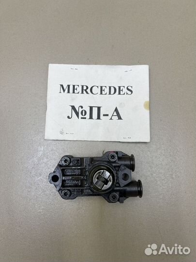 Топливный насос Mercedes 2.7 TDI A6110900350