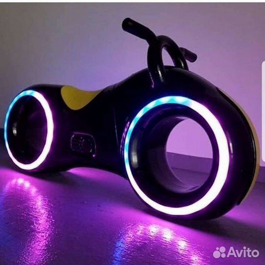 Беговел tron Star One Scooter