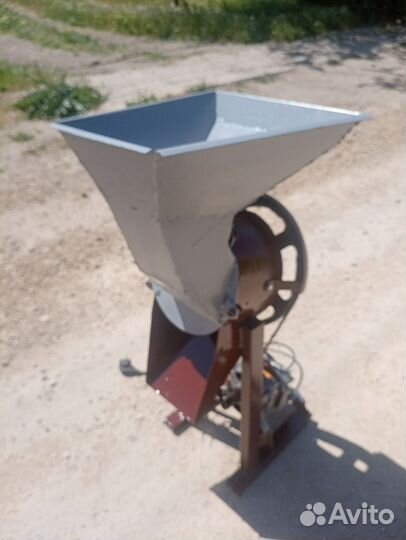 Корморезка измельчитель корм свиньи овощерезка