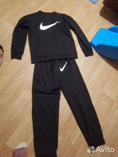 Спортивный костюм женский