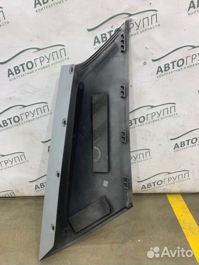 Накладка стойки наружная задняя левая Land Rover