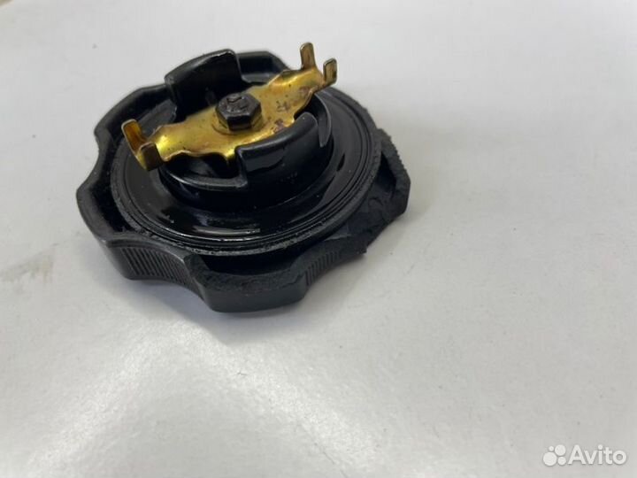 Крышка маслозаливной горловины Mitsubishi Lancer 9