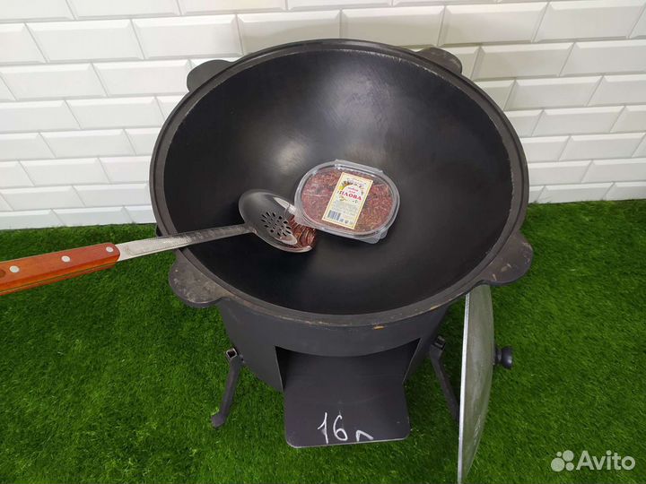 Казан чугунный с печкой