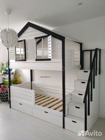 Кровать детская. Массив дерева
