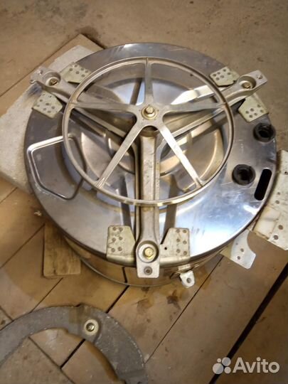 Бак нержавка c барабаном нержавка Indesit WG-835tc