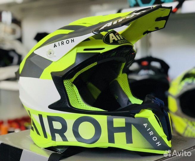 Кроссовый шлем Airoh Twist 2.0 Lift Yellow\Blue