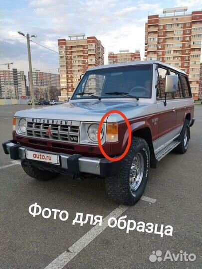 Поворотник на Mitsubishi Паджеро