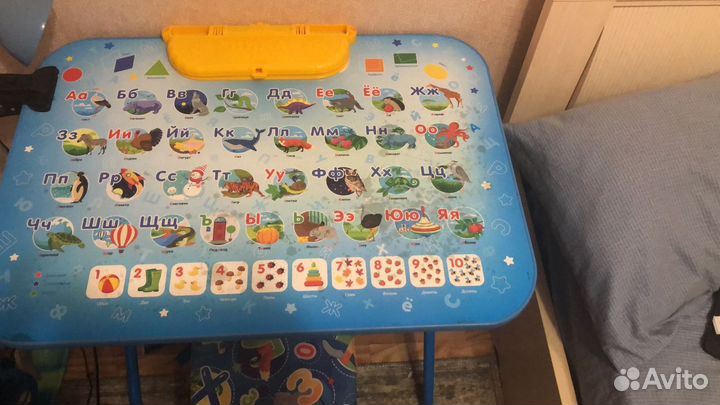 Детский письменный стол