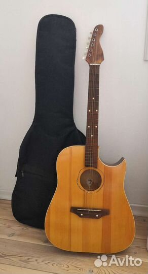Гитара с чехлом