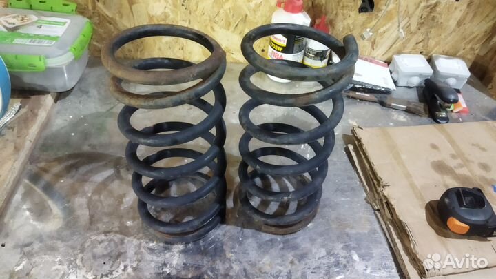 Пружины задние Ford Scorpio универсал 1993г.в 2шт