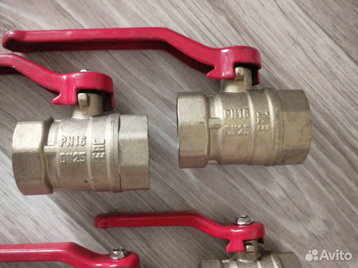 Кран винтовой