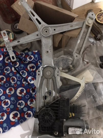 Стеклоподъемник передний правый на опель астра