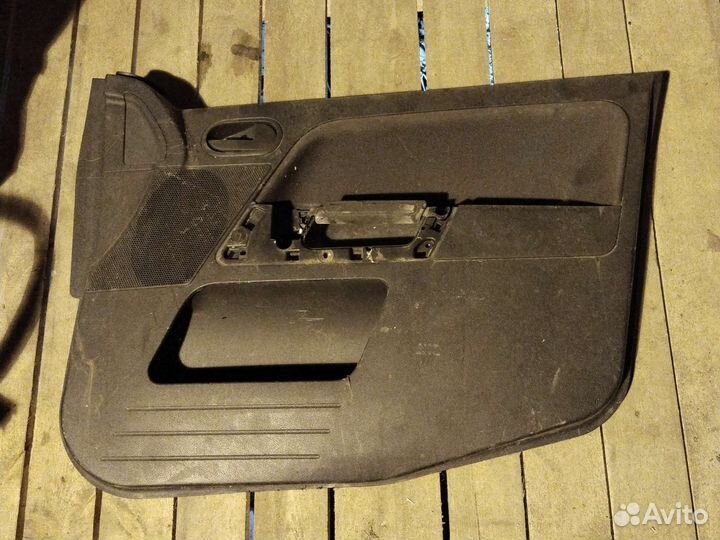 Обшивка двери передней правой Ford Fusion