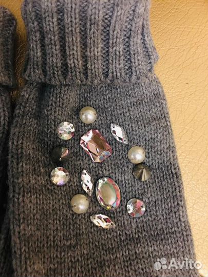 Перчатки новые со стразами