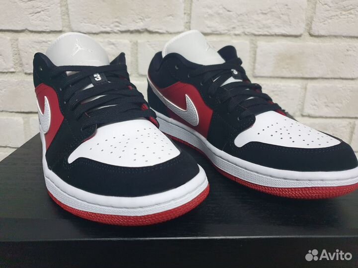 Jordan 1 Low Black White Gym Red (W) 9US