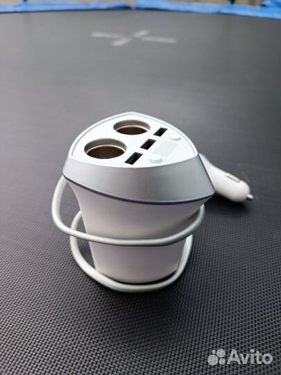 Автомобильное зарядное устройство