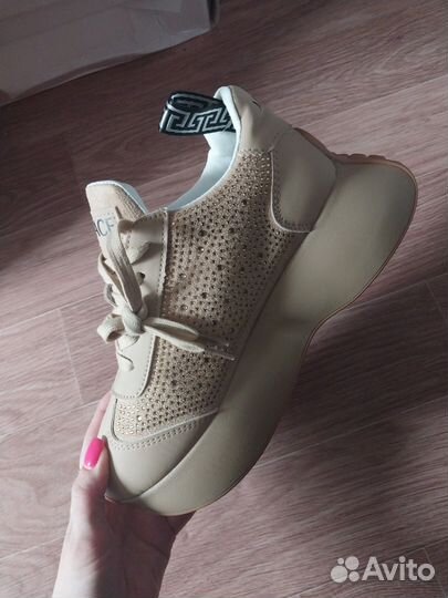 Кроссовки женские 36 р