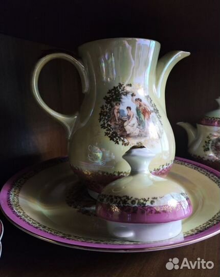 Антикватный сервиз 