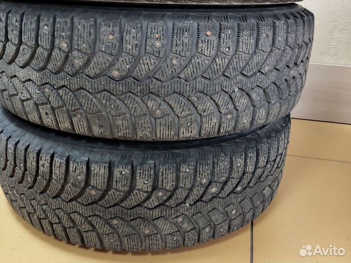 Bridgestone Blizzak Spike-01 185/65 R15 88T