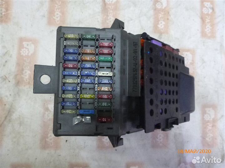 Блок предохранителей Renault Laguna B56C F3R 1997