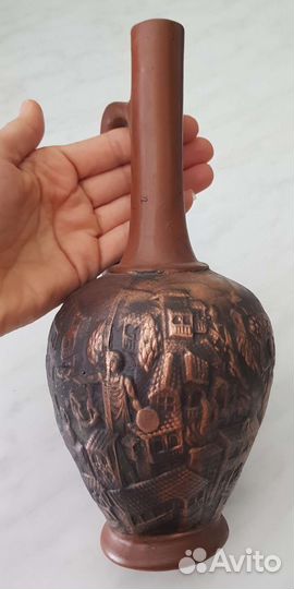 Глиняный кувшин для вина, ваза