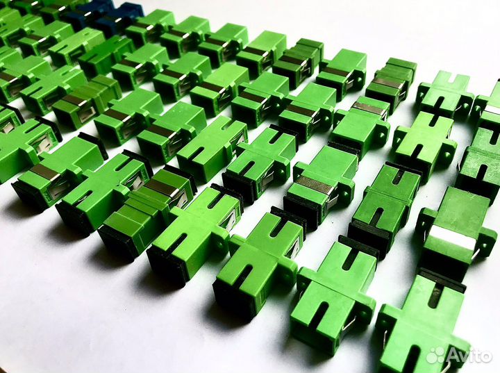 Проходной оптический коннектор/адаптер (sc/apc)