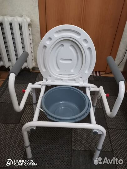 Стульчик для туалета пожилых и болеющих людей