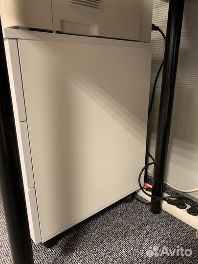 Тумба выкатная новая