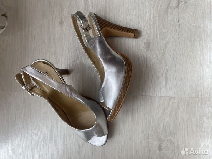 Босоножки женские 37 размер