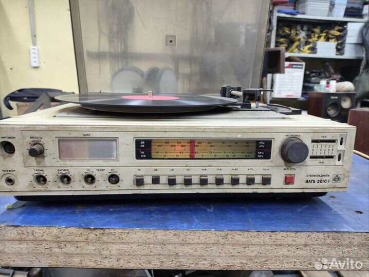 Проигрыватель винила СССР