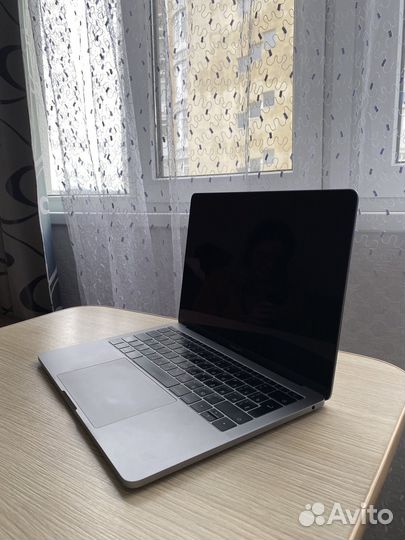 Apple MacBook Pro 13 2017 8g 128 i5