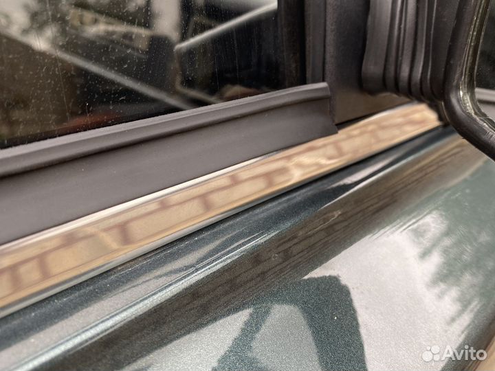 Уплотнитель стекла жигули дверные хромированные