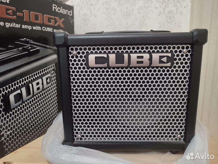 Комбоусилитель Roland Cube 10GX