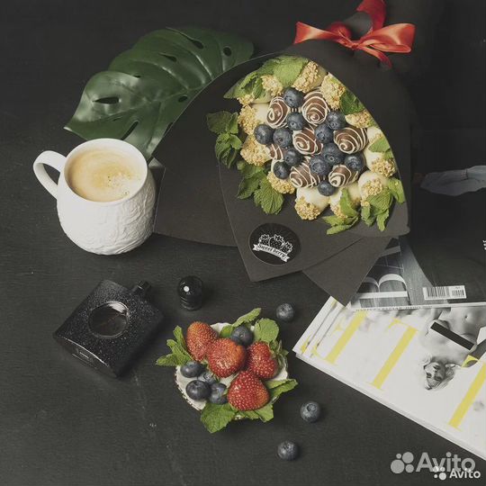 Клубника в бельгийском шоколаде / букеты / наборы