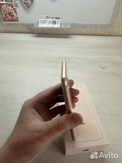 iPhone 8 64 gb Gold