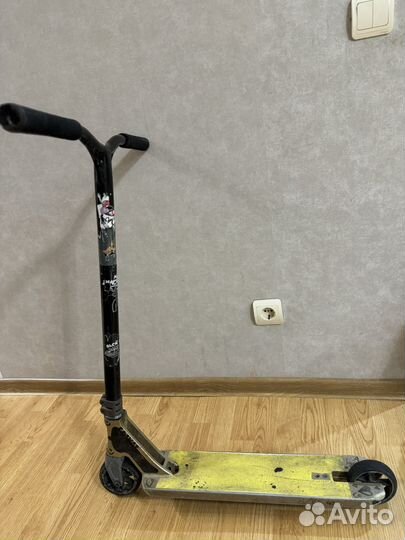 Трюковой самокат District