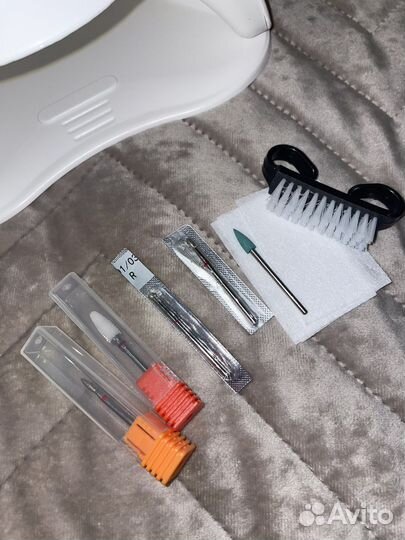 Лампа для маникюра новая+фрезы новые