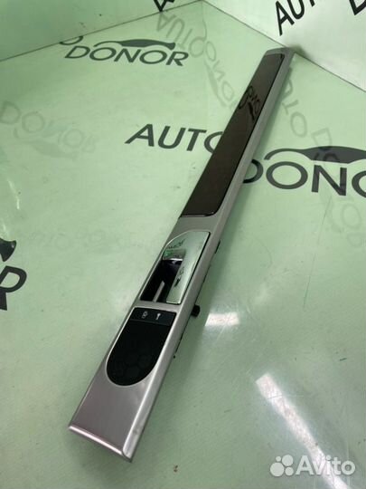 Накладка двери задняя правая Volkswagen Touareg 7L