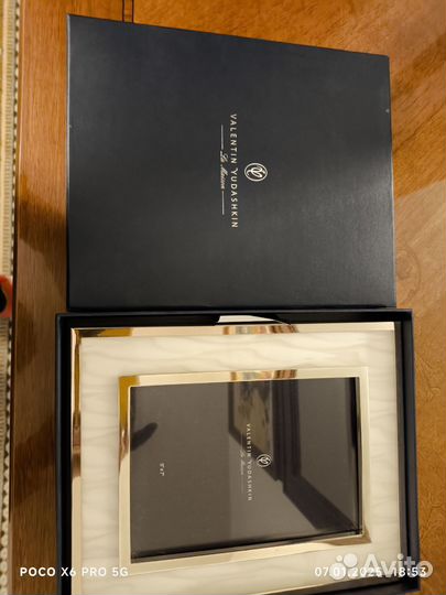 Рамка для фото от Валентина Юдашкина