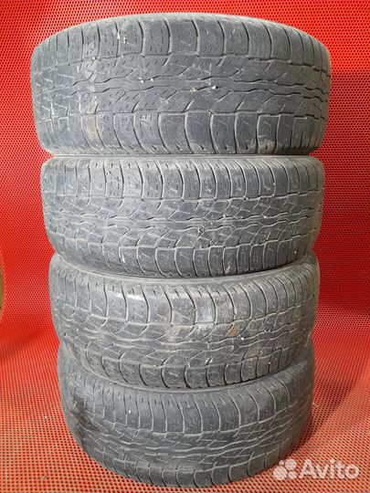 Bridgestone Dueler H/T D687 235/60 R16
