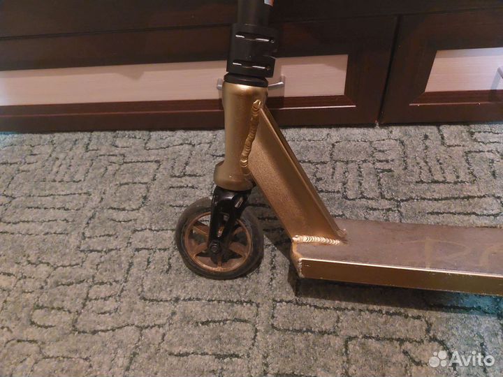 Самокат трюковой draco tech team 2021 золотой