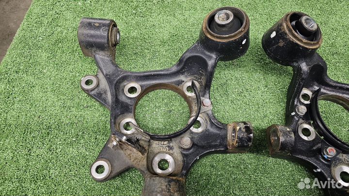 Поворотный кулак паджеро 4