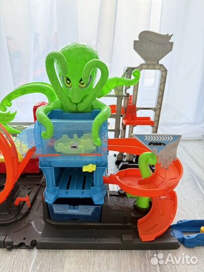 Hotwheels автомойка с осьминогом