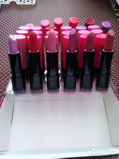 Помада в ассортименте