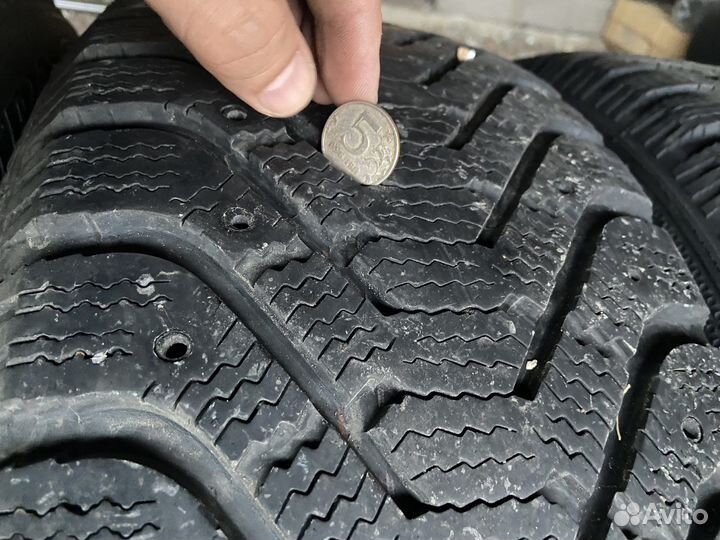 Goodyear UltraGrip 500 SUV 235/55 R17