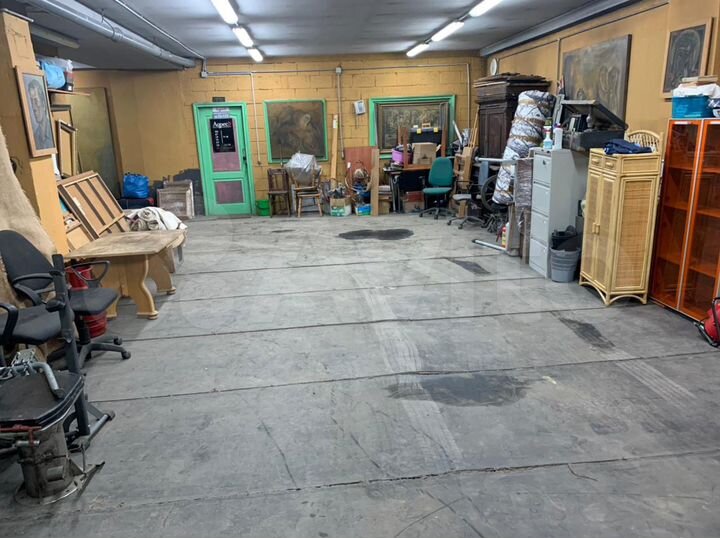 Гараж, > 30 м²