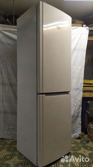 Холодильник Hotpoint Ariston в отличном состоянии