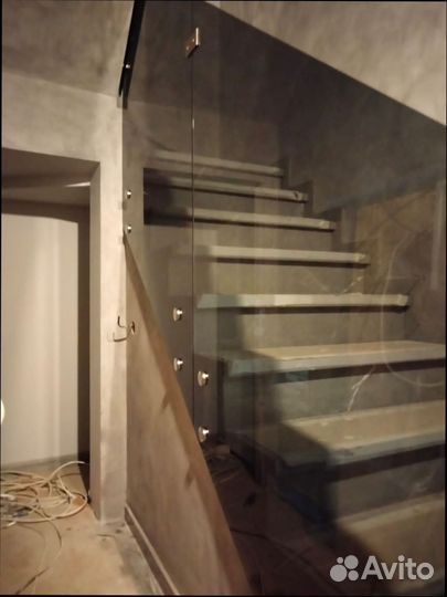 Стеклянные перила для лестниц