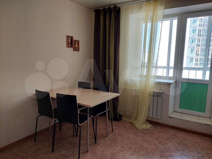 3-к. квартира, 87 м², 14/18 эт.