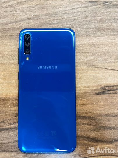 Samsung Galaxy A50, 4/64 ГБ